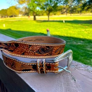 Floral hand tooled Tony Lama belt